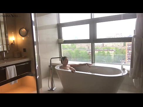 ❤️ जबरदस्त बाळ बाथरुममध्ये तिची मांजर उत्कटतेने झटका देत आहे mr.eviewporn-com.ru वर