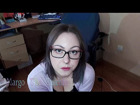 ❤️ चष्मा असलेली सेक्सी मुलगी कॅमेऱ्यात डिल्डोला खोलवर चोखते mr.eviewporn-com.ru वर
